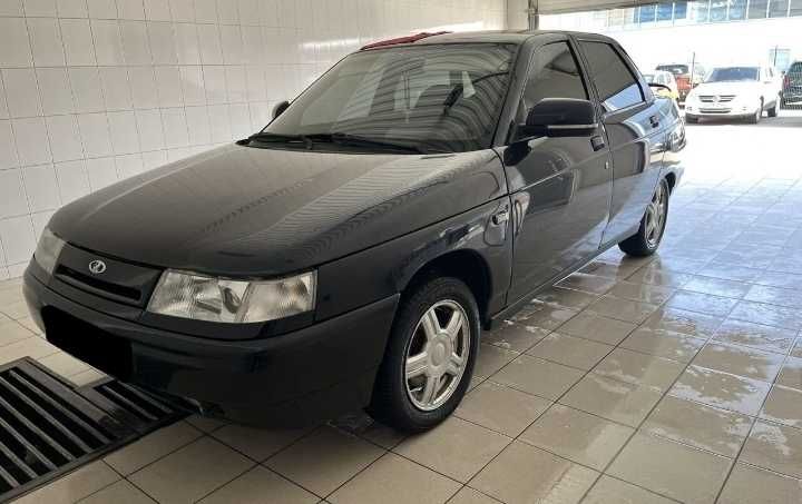 Продаю ваз   2110