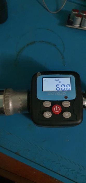 Продается динамометрический ключ электронный