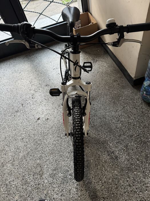 Specialized hatrock  20”