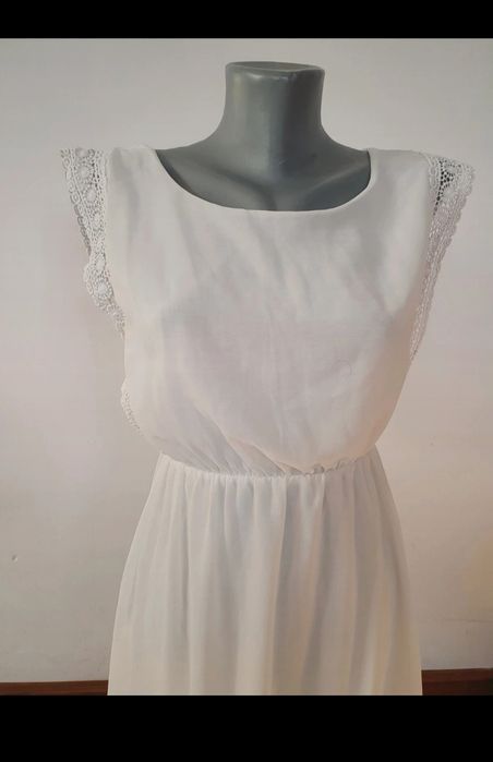 Rochie alba de vara, marimea S-M, pret 30 lei