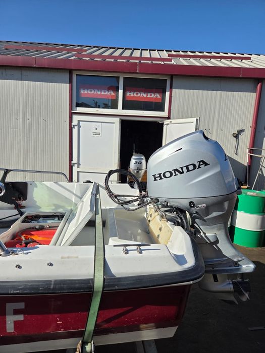 Barca cu motor Honda BF40 LRTU