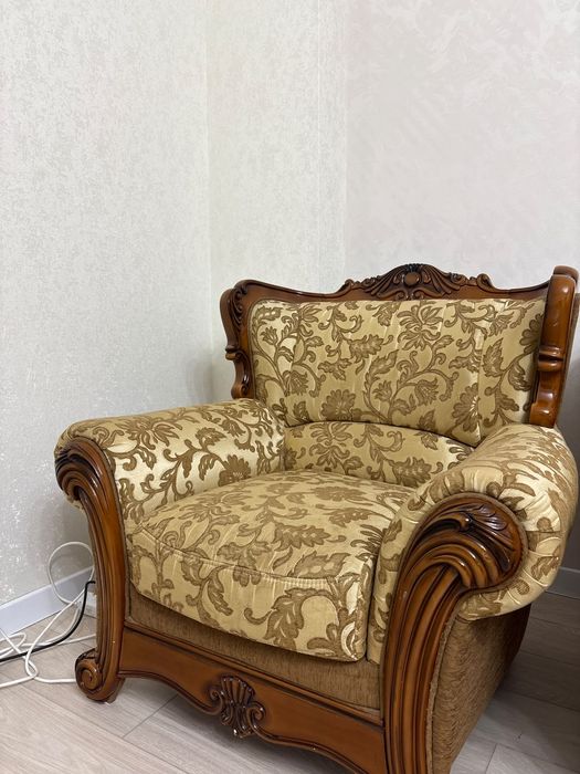 Классический гостиный гарнитур