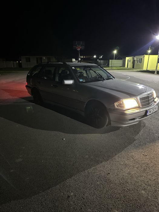 vand sau schimb mercedes w202