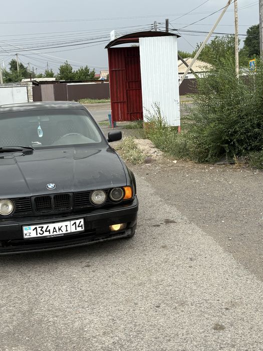 Продам БМВ 520 е34