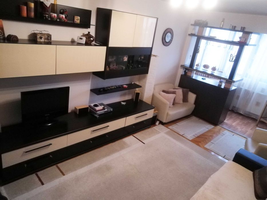 Dau in chirie un apartament in stare foarte buna zona Diamant