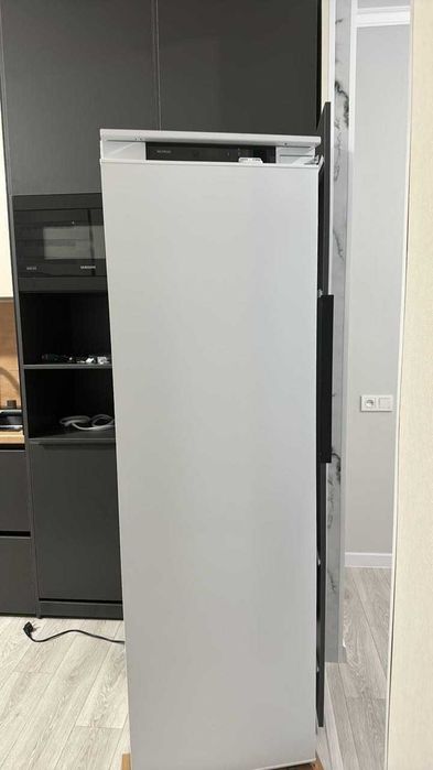 Встраиваемый холодильник GRAND GNBI-280WNFO