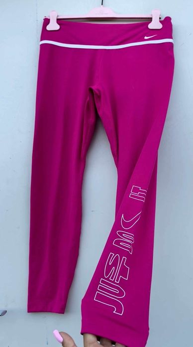 Nike оригинален дамски клин Л размер нов