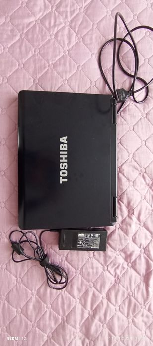 Лаптоп " Toshiba"
