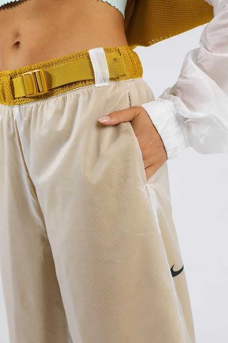 Nike Tech Pack Woven Mesh - Оригинално дамско долнище размер S