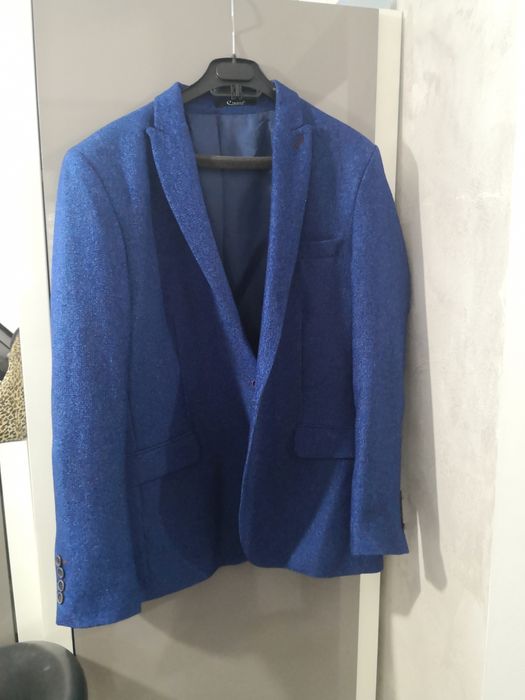 Vând sacou impecabil