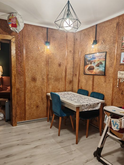 Apartament cu 2 camere și hol pătrat (cât o cameră) - Dâmbu