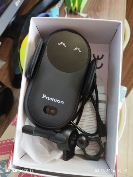 Стойка за телефон за кола черна