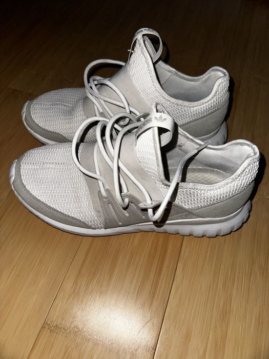 Papuci Adidas mărimea 43 2/3