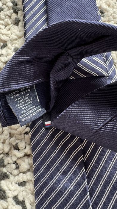 Нова копринена вратовръзка Tommy Hilfiger