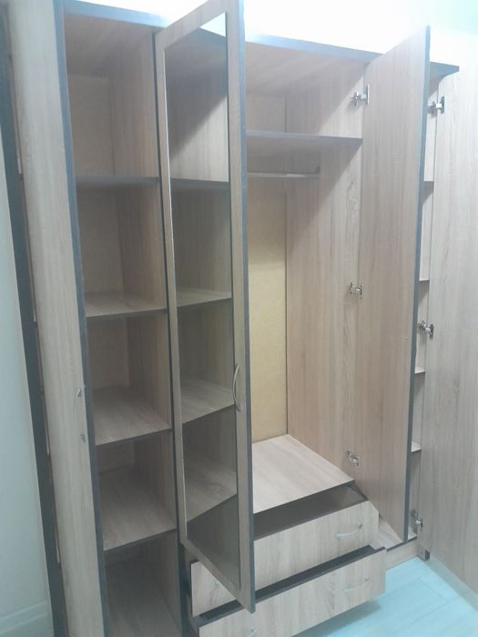 Шкаф 4х створчатый