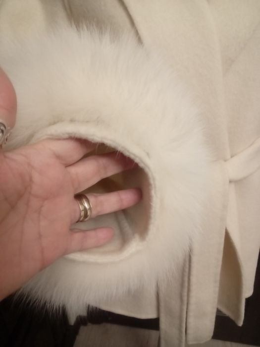 Полупальто с поясом.