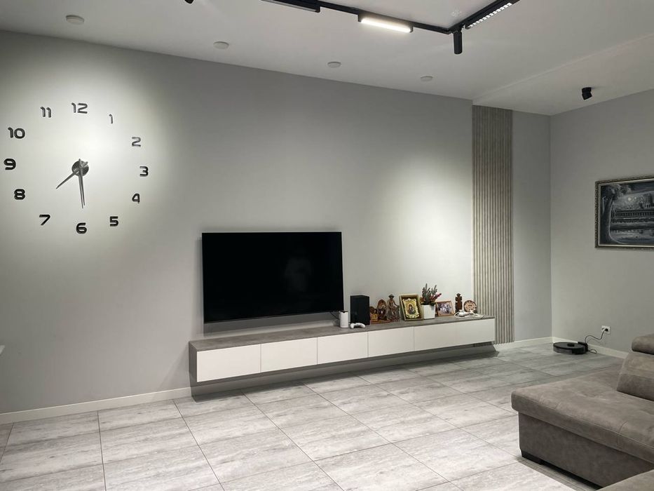 Евро дом под офис клинику  и т.д  3 уровня 650 м2