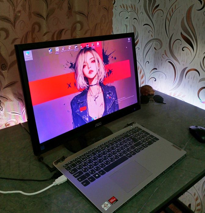 Монитор в отличном состояние. Смотрите фотографии.