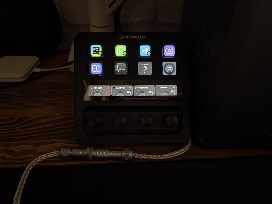 Elgato stream deck plus, xlr dock