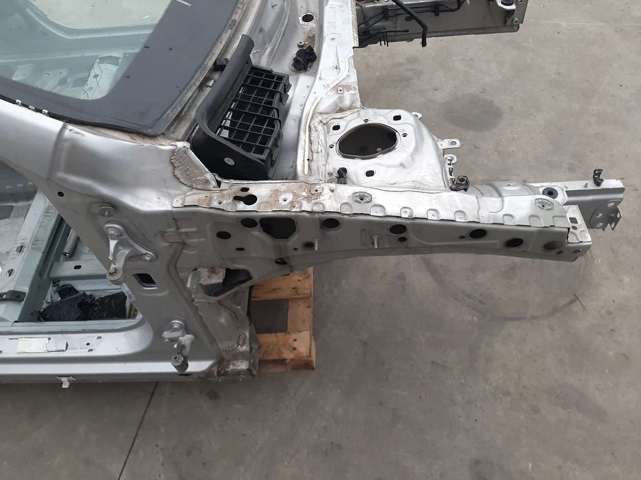 lonjeron cu semi aripa dreapta mercedes cla x117 2017