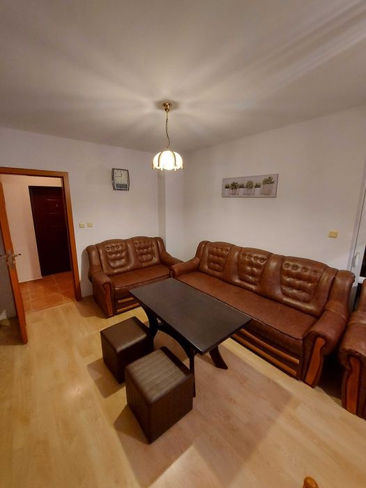 Дава се под наем Двустаен апартамент в Бургас, Славейков - 73 кв.м за 306 € - Снимка #3