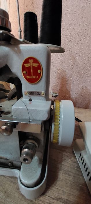 Швейная машина оверлог