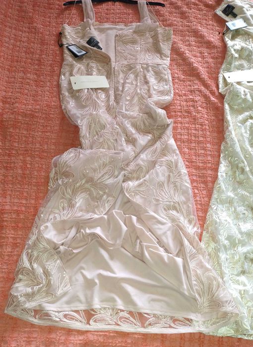 Елегантни Рокли с Уникална Бродерия внос от Англия