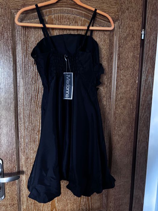 Елеганта дамска рокля на madona