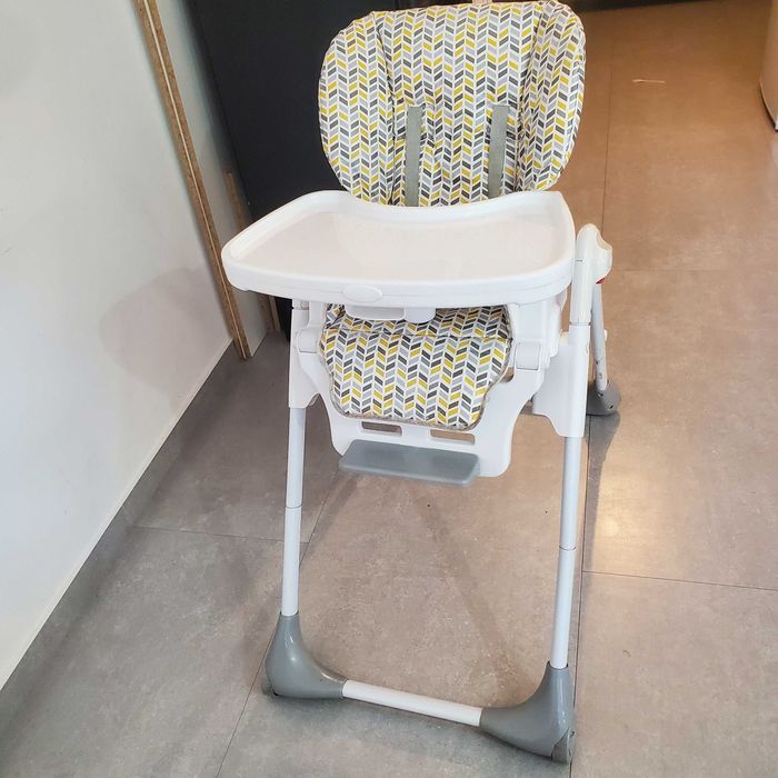 Scaun de masa bebe