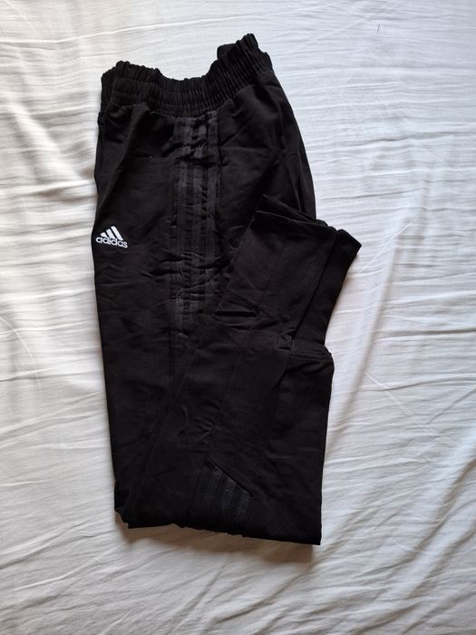 Спортен екип Адидас-нов.