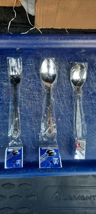 Столовые ложки и вилки