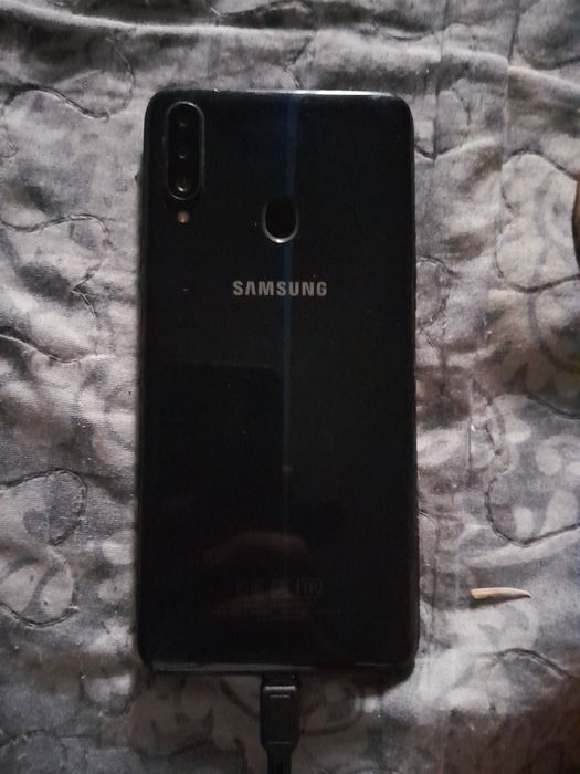 Самсунг А20с продам