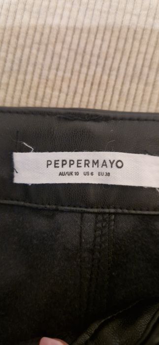 Pantaloni imitatie piele M