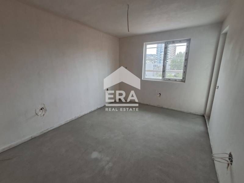 Продава се Двустаен апартамент в Варна, Победа - 68 кв.м за 1765 €/кв.м - Снимка #6