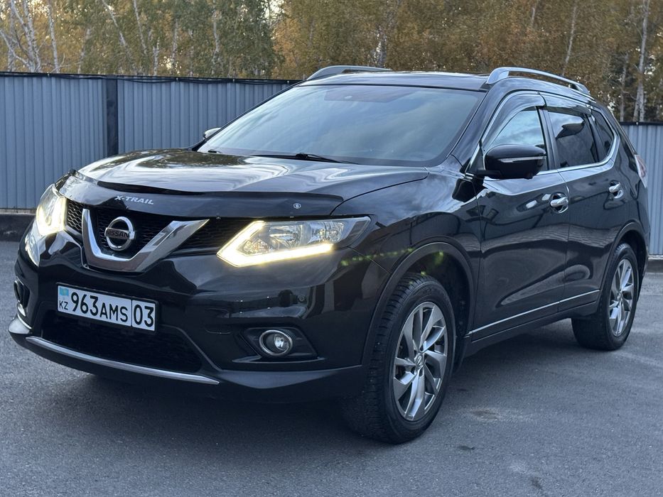 Кроссовер Ниссан Xtrail 2016 год