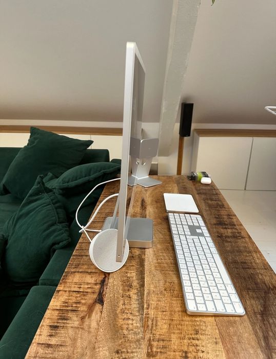 iMac 24 inch M3 8 Core CPU 10 Core GPU 8GB 256GB SSD ca nou cu cutie