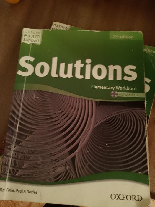 Solutions, Elementary student's book с Solutions Elementary Workbook.