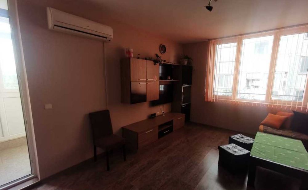 Дава се под наем Тристаен апартамент в Бургас, Славейков - 70 кв.м за 200 € - Снимка #1