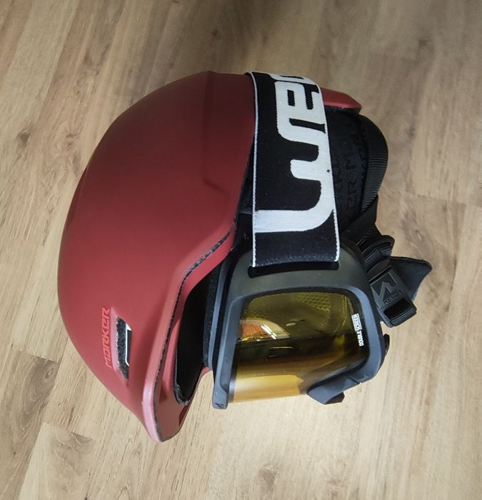 Set Snowboard (placa, boots, legături, casca, ochelari)