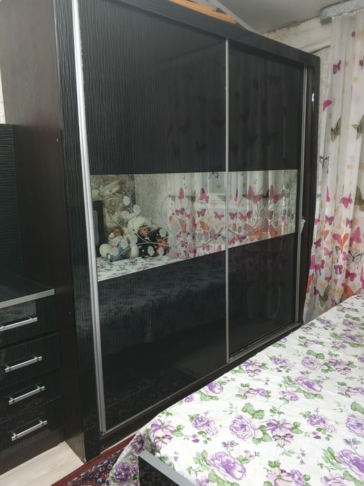 Продам шкаф с кроватью и с космодром б/у