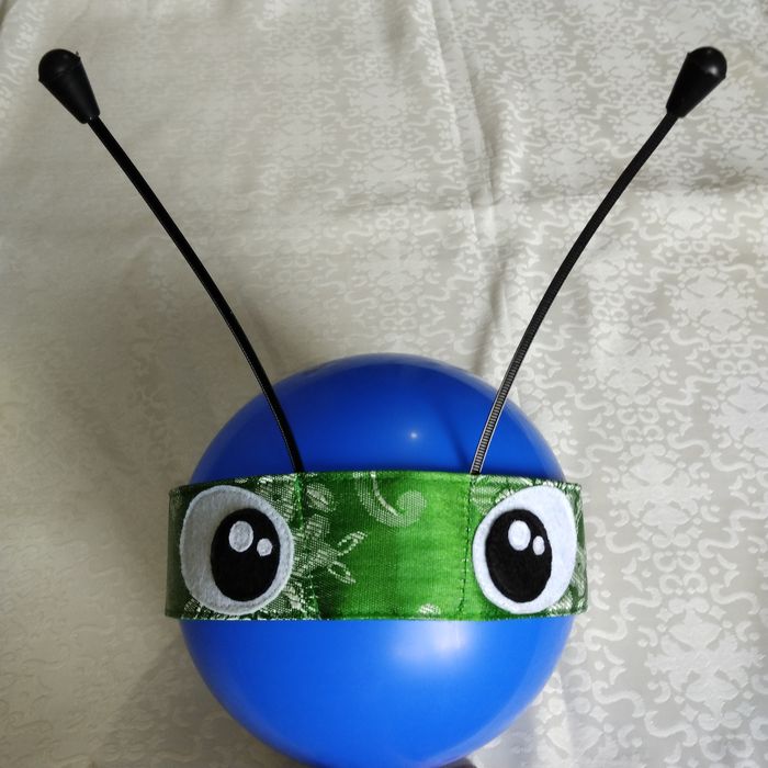 Детский костюм кузнечика.