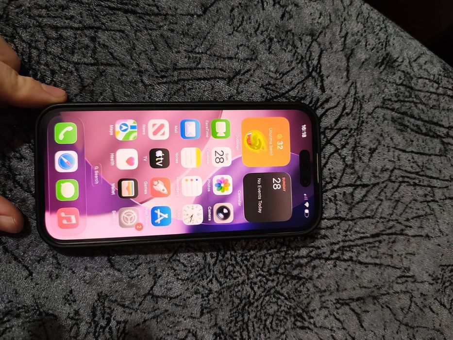 iPhone 15 – Отлично състояние, без драскотини, пълен комплект | 1300лв