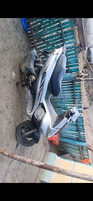 De vânzare scuter 125 gilera runner defec electro motorul