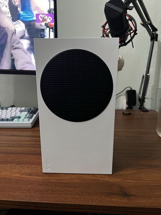 Xbox Series S | Срочно | Отличное состояние