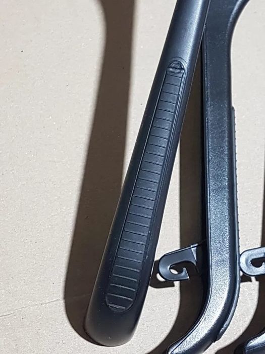 Umerase Adulti, cu striații antialunecare,  pt Sacouri. Pulovere.  Cam