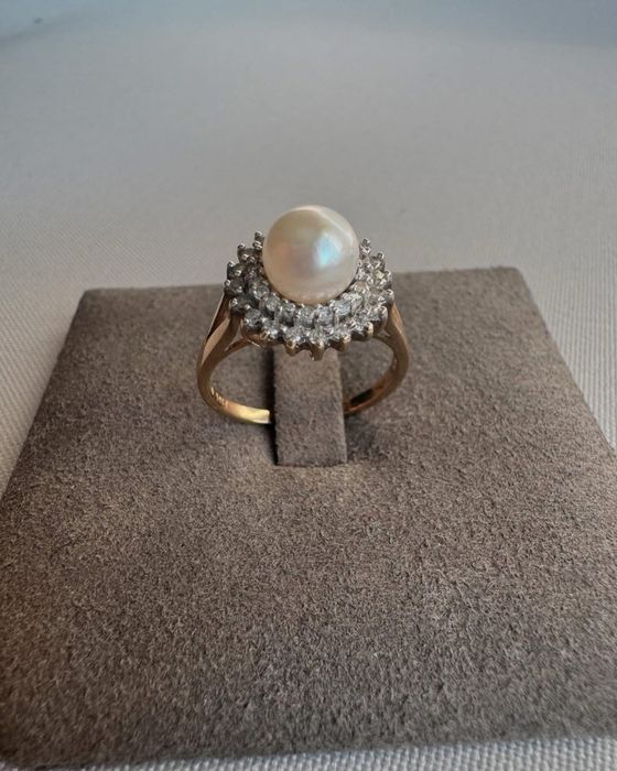 Inel din aur, perla si diamante