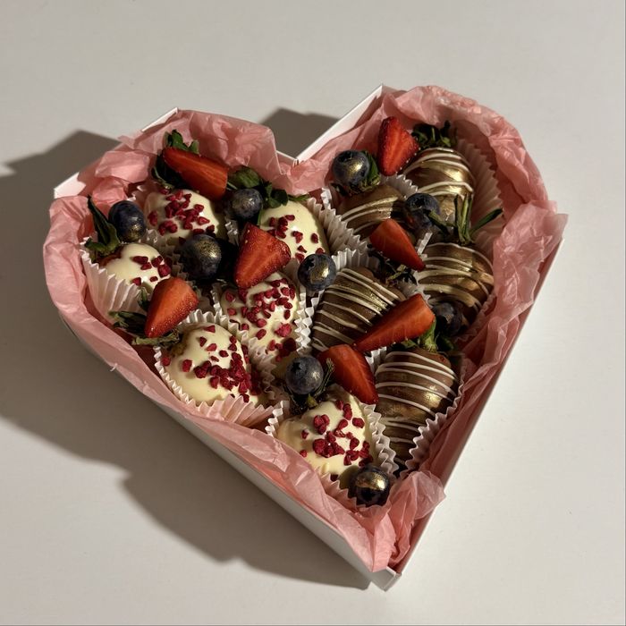 клубника в шоколаде акция!!