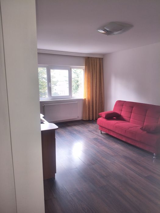 Închiriez apartament Rm.Valcea Str Dr.Hacman