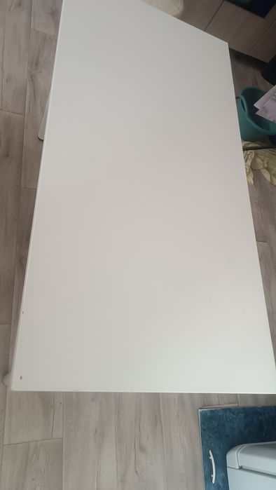 Стол продаю обеденный