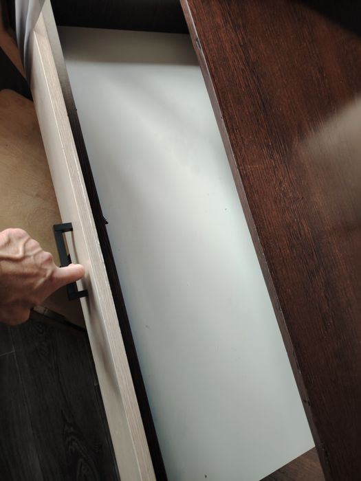 Продаю стол письменный со стулом